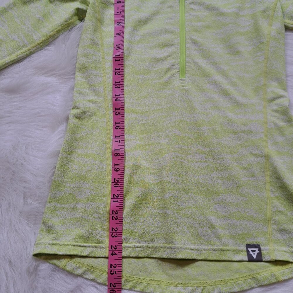 Liv Outdoor Half Zip Active Top Size Small - Picture 9 of 9